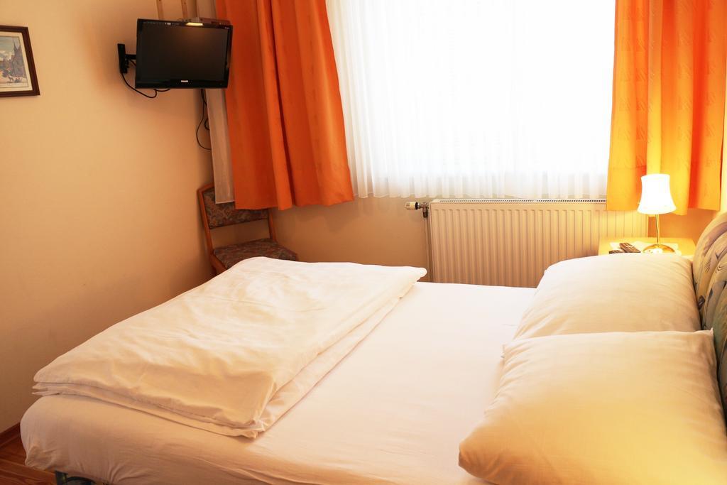 Haus Zu Den Zwei Eichen Apartment แพรชโทลด์สดอร์ฟ ภายนอก รูปภาพ
